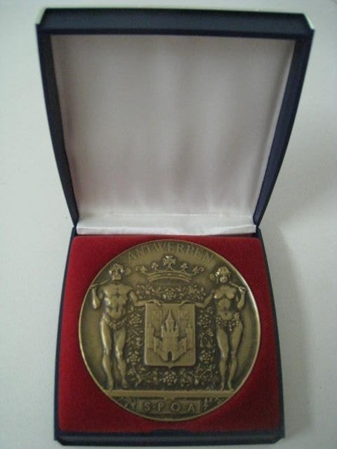Gedenkmunt van de stad Antwerpen, gouden bruiloft geschenk, Postzegels en Munten, Munten | België, Ophalen