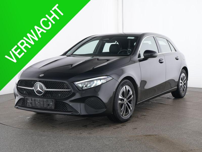 Mercedes-Benz A-klasse A 200 Luxury Line, Stof, Zwart, 4 cilinders, Regensensor