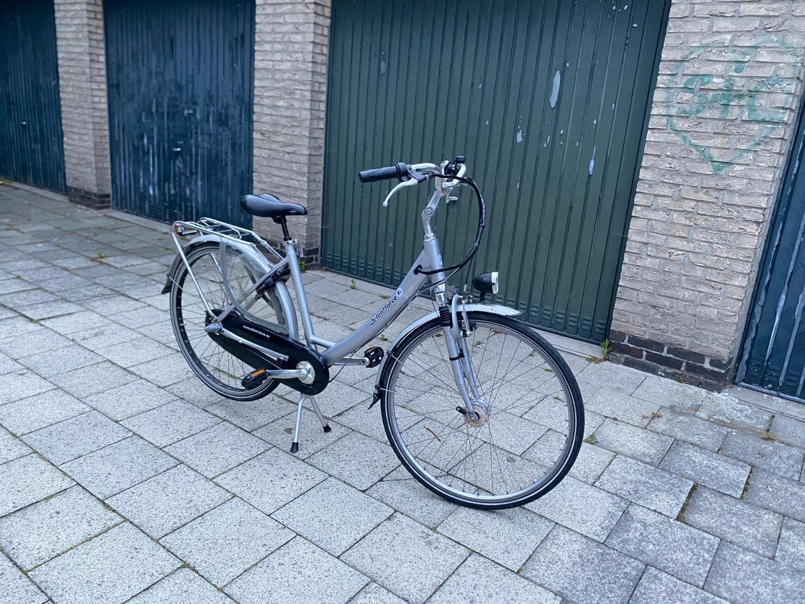 damesfiets, Ophalen