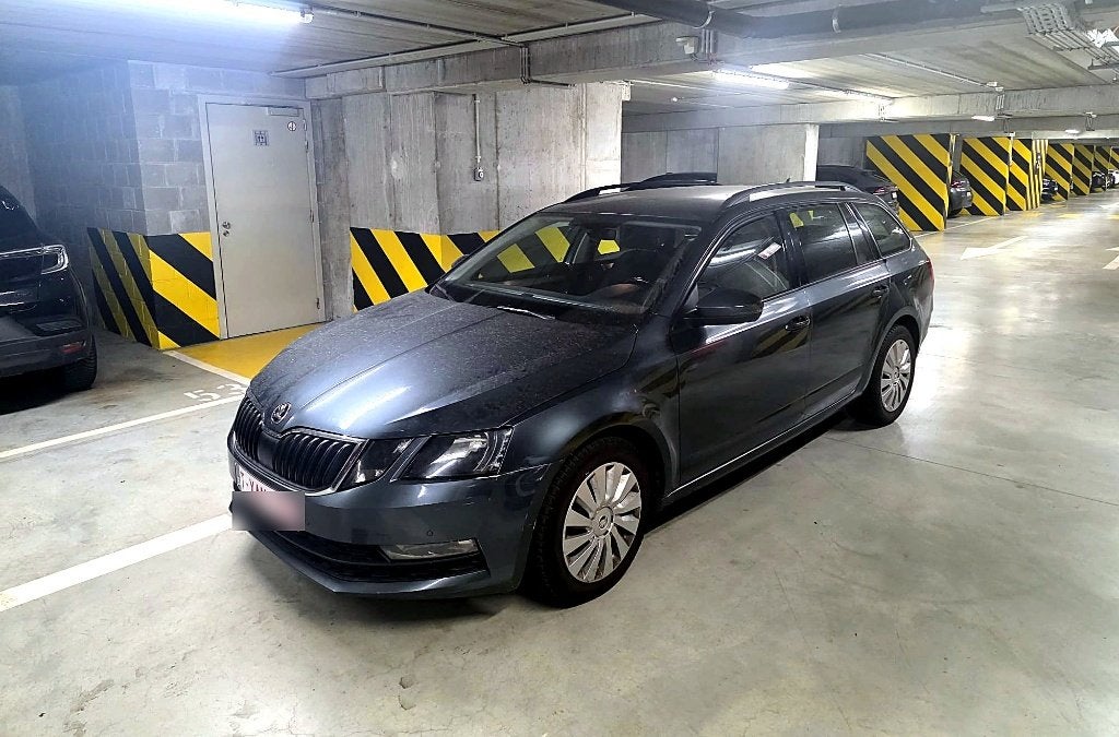 Škoda Octavia Combi 1.6 TDI DSG 2019 – export, Autos, Argent ou Gris, Achat, Euro 6, Noir