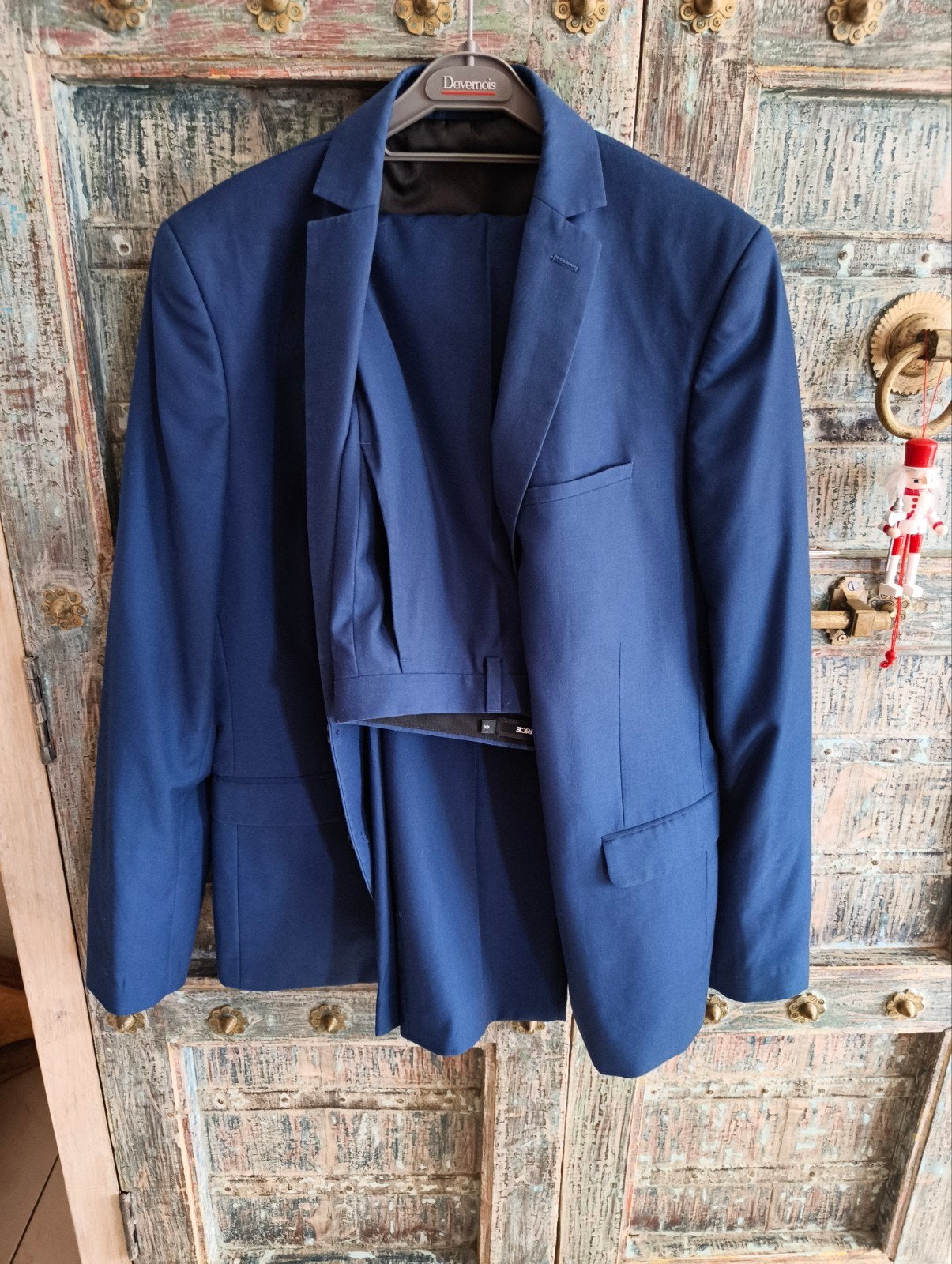 Costume neuf taille s/m veste, pantalon 44 porté 2 fois, Comme neuf, Enlèvement, Bleu, Taille 46 (S) ou plus petite