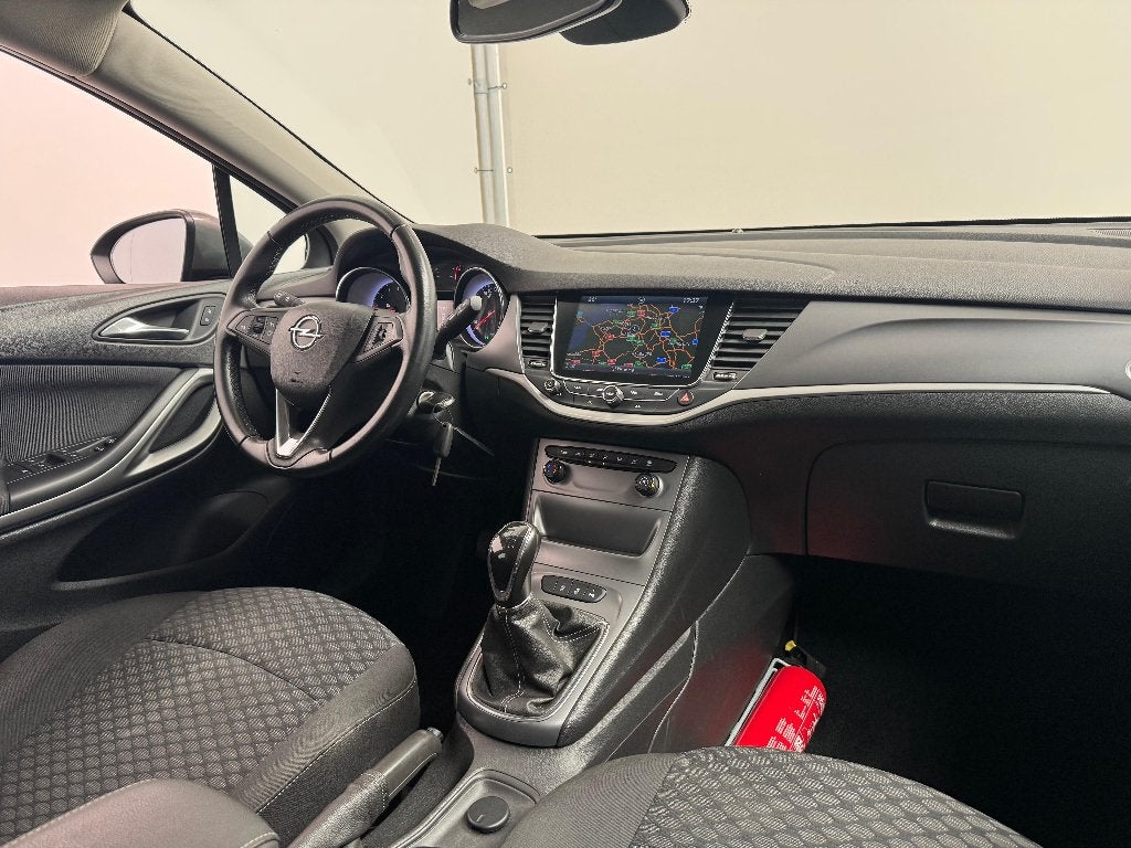 Opel Astra Sports Tourer 1.4 Turbo *NAVI*CARPLAY*TREKHAAK*, Auto's, Voorwielaandrijving, Stof, 4 cilinders, Bedrijf