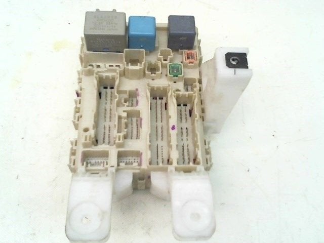 BOITIER FUSIBLES Toyota Prius (NHW20) (|5H150438|), Utilisé, Toyota