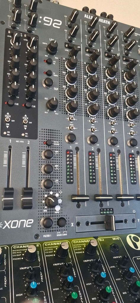 Allen & Heath Xone 92, Enlèvement, Neuf, 5 à 10 canaux, Entrée micro