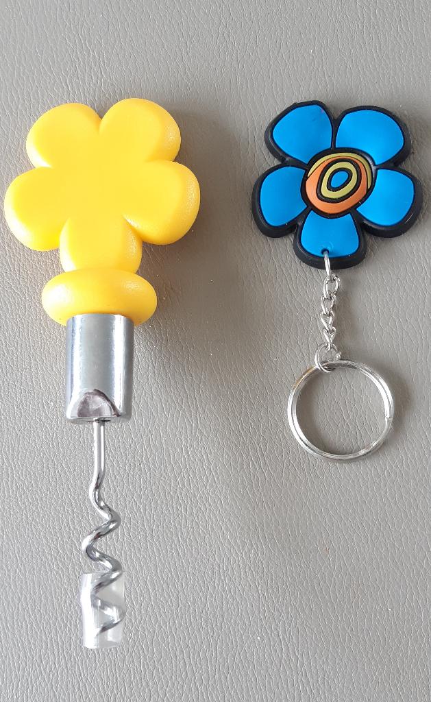 bloem kurkentrekker wijnflesopener wijnopener +sleutelhanger, Ophalen of Verzenden, Nieuw, Inox of Chroom, Los bestek