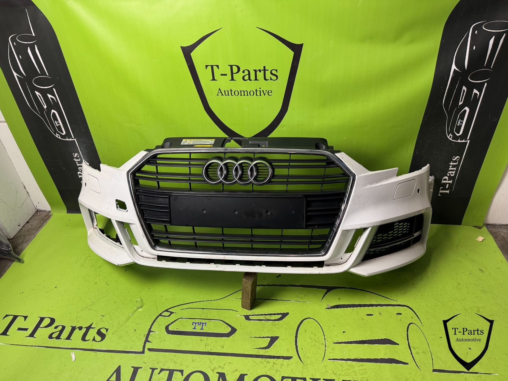 Pare-chocs avant Audi A3, pare-chocs S line, Pare-chocs, AUDI AG, Auto-Union-Strasse 1
85045  Ingolstadt, DE, Audi