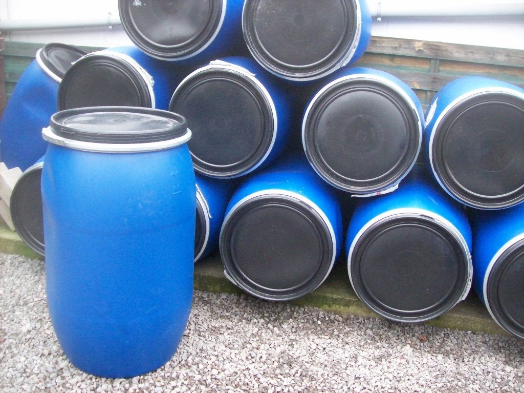 250l blauwe vaten / tonnen met deksel en spanklem, 150 liter of meer, Ophalen, Zo goed als nieuw, Kunststof