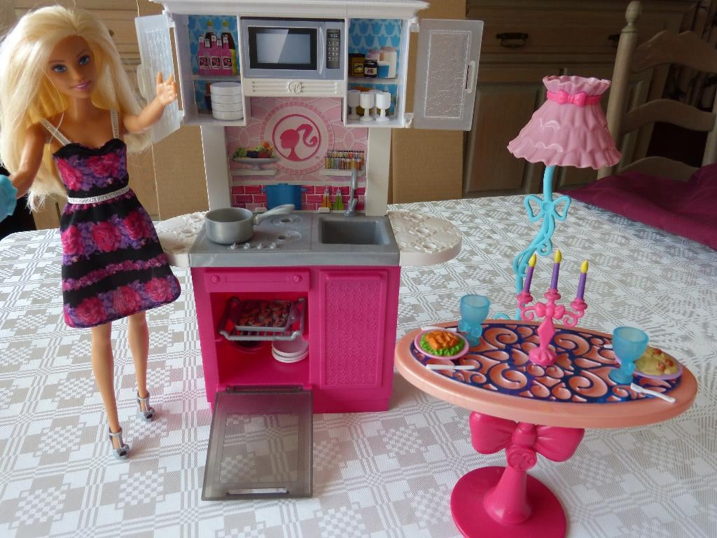 barbie keuken, Ophalen of Verzenden, Zo goed als nieuw, Barbie