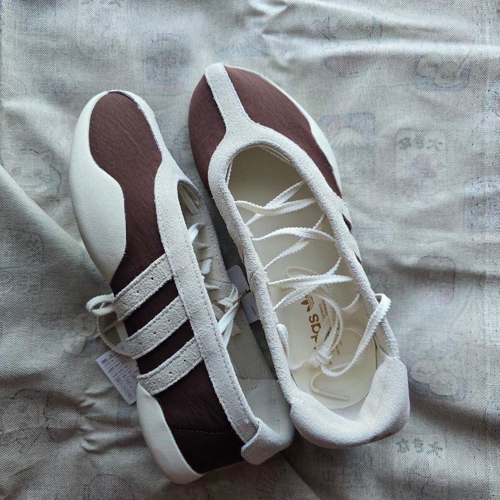 Adidas Originals Ballerines - Marron & Crème - NEUVES, Neuf, Enlèvement ou Envoi, Adidas, Brun