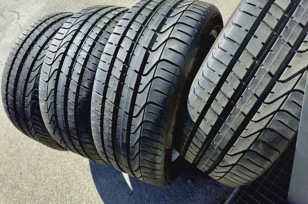 Très bons pneus été Pirelli 255/40-20 avec 7 mm de profil, Autos : Pièces & Accessoires, Pneus & Jantes, 255 mm, Pneus été, Pneu(s)