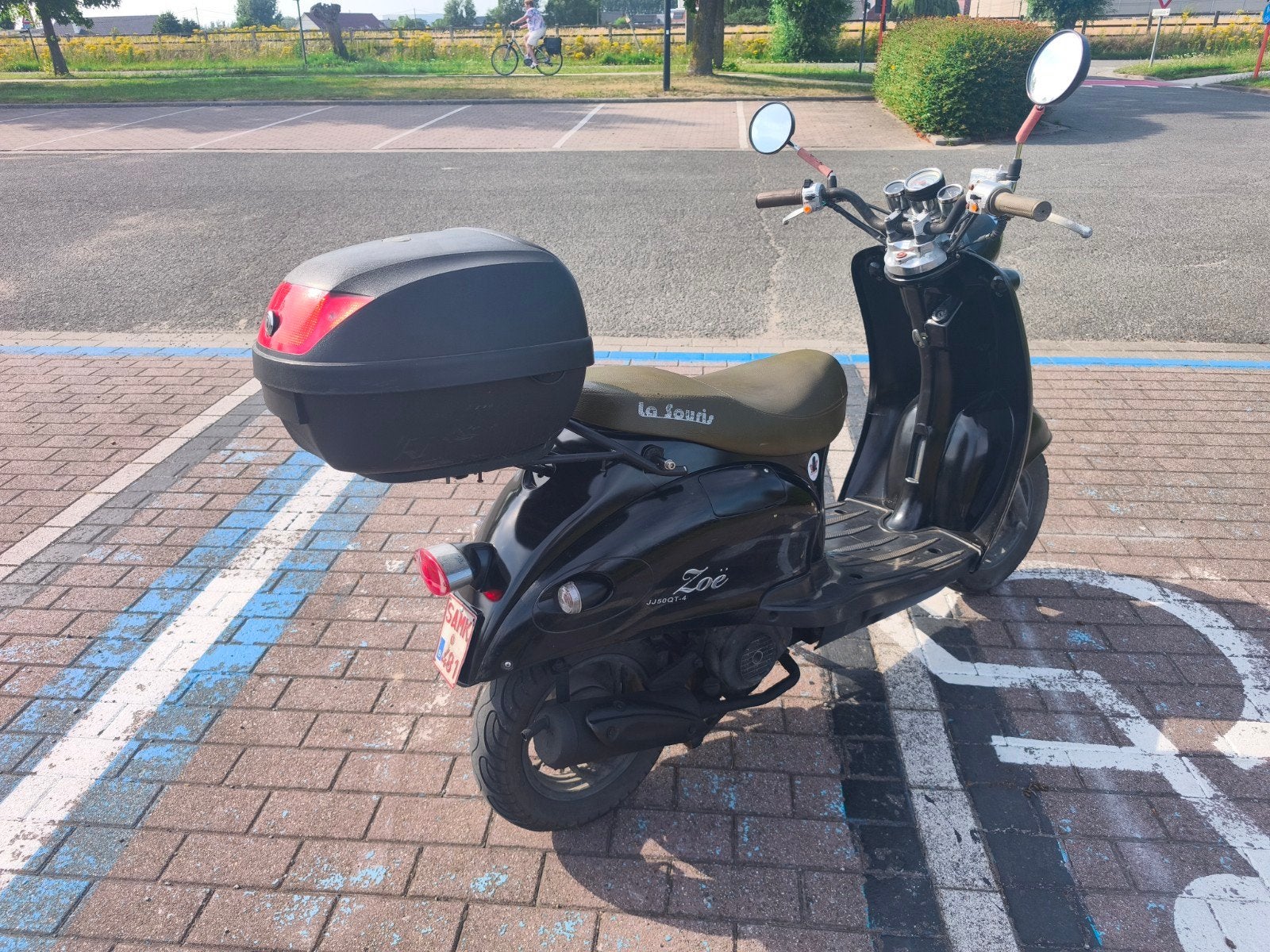 A klasse scooter Zoë, Ophalen