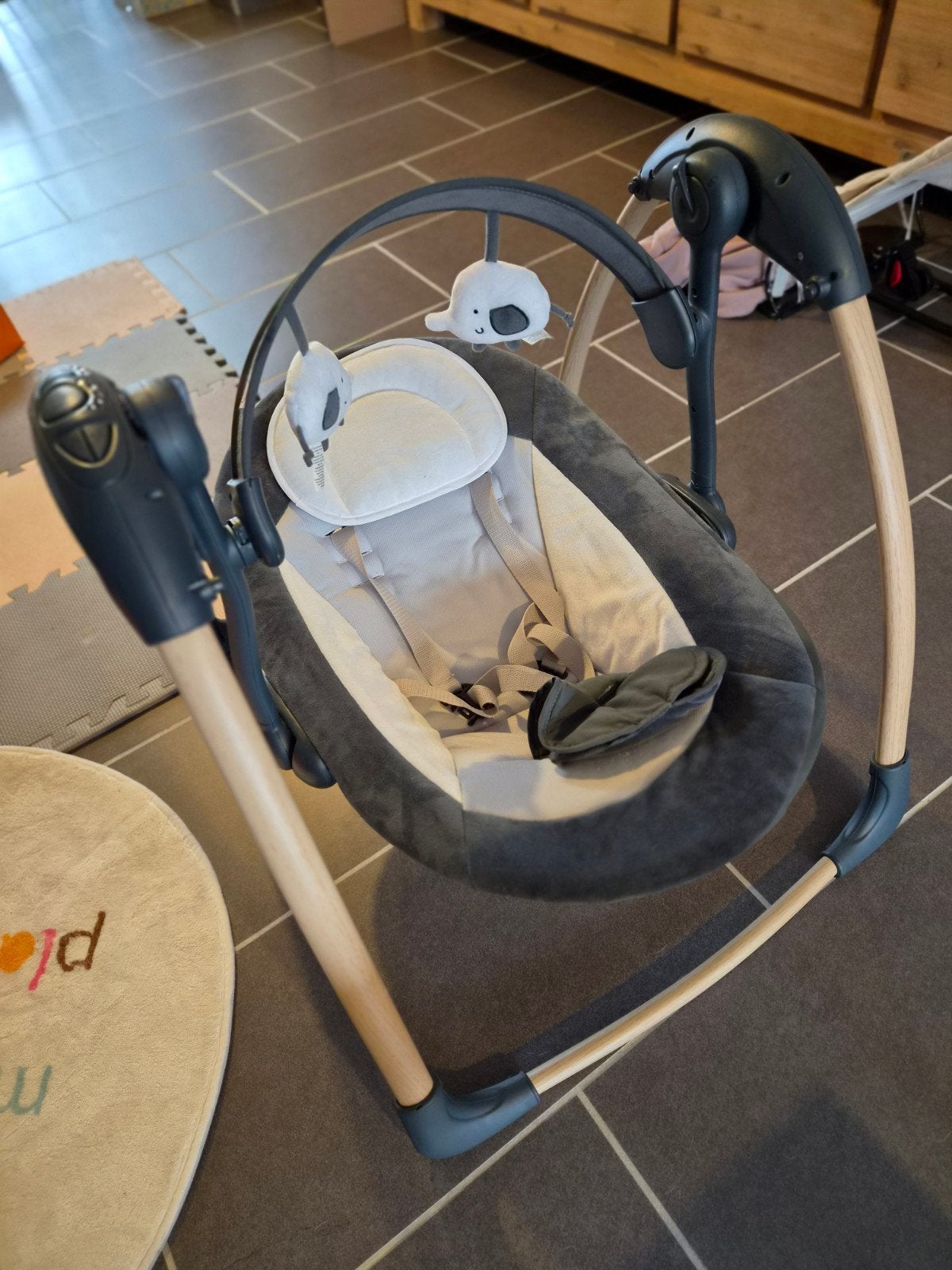 electrische schommelstoel, Kinderen en Baby's, Schommelstoel, Met gordel(s) of riempje(s), Zo goed als nieuw, Ophalen