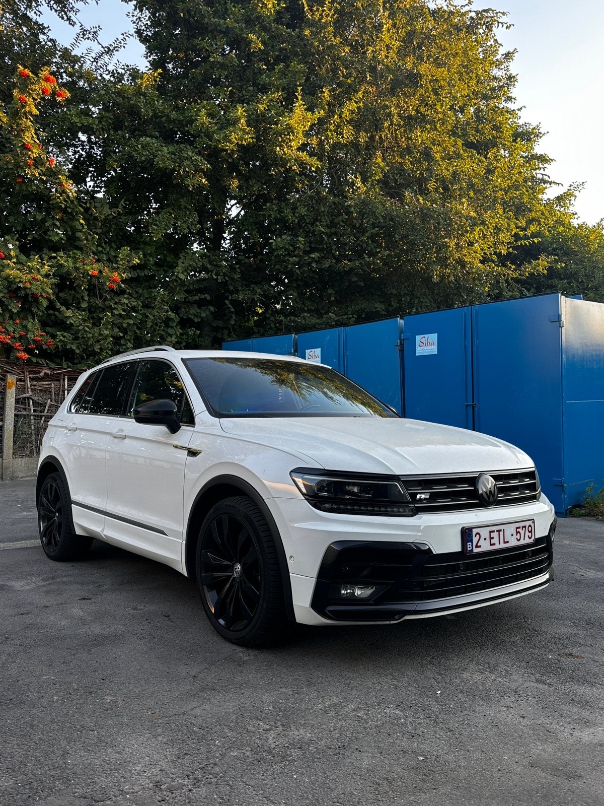 Volkswagen Tiguan 1.5 TSI DSG R-Line FULL OPTION TOPSTAAT!, Auto's, Automaat, Alcantara, Zwart, Bedrijf