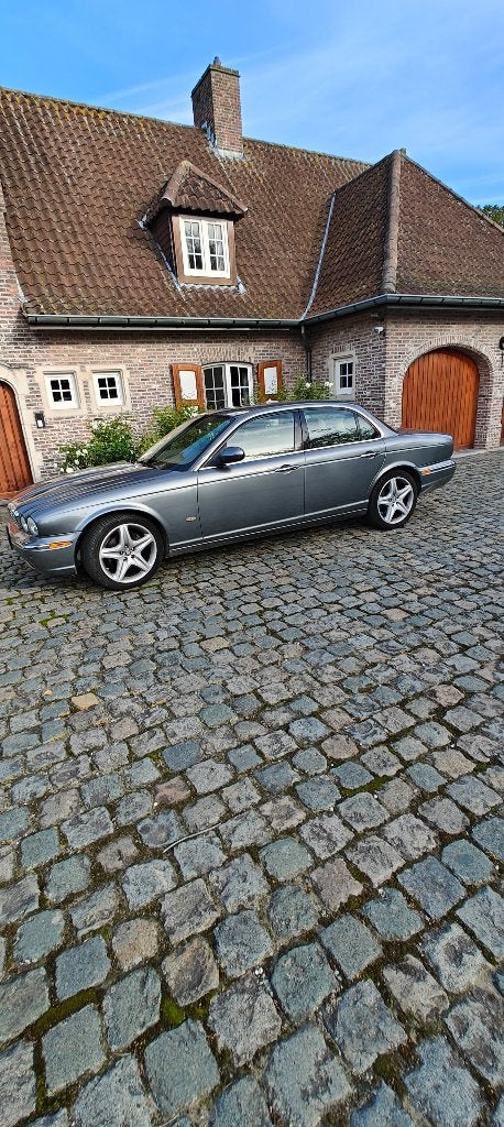 Jaguar XJ, Auto's, Automaat, 4 deurs, Achterwielaandrijving, Beige