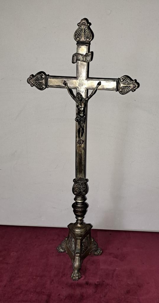 Kruisbeeld oud koperen kruisbeeld, Antiek en Kunst, Antiek | Religieuze voorwerpen, Ophalen