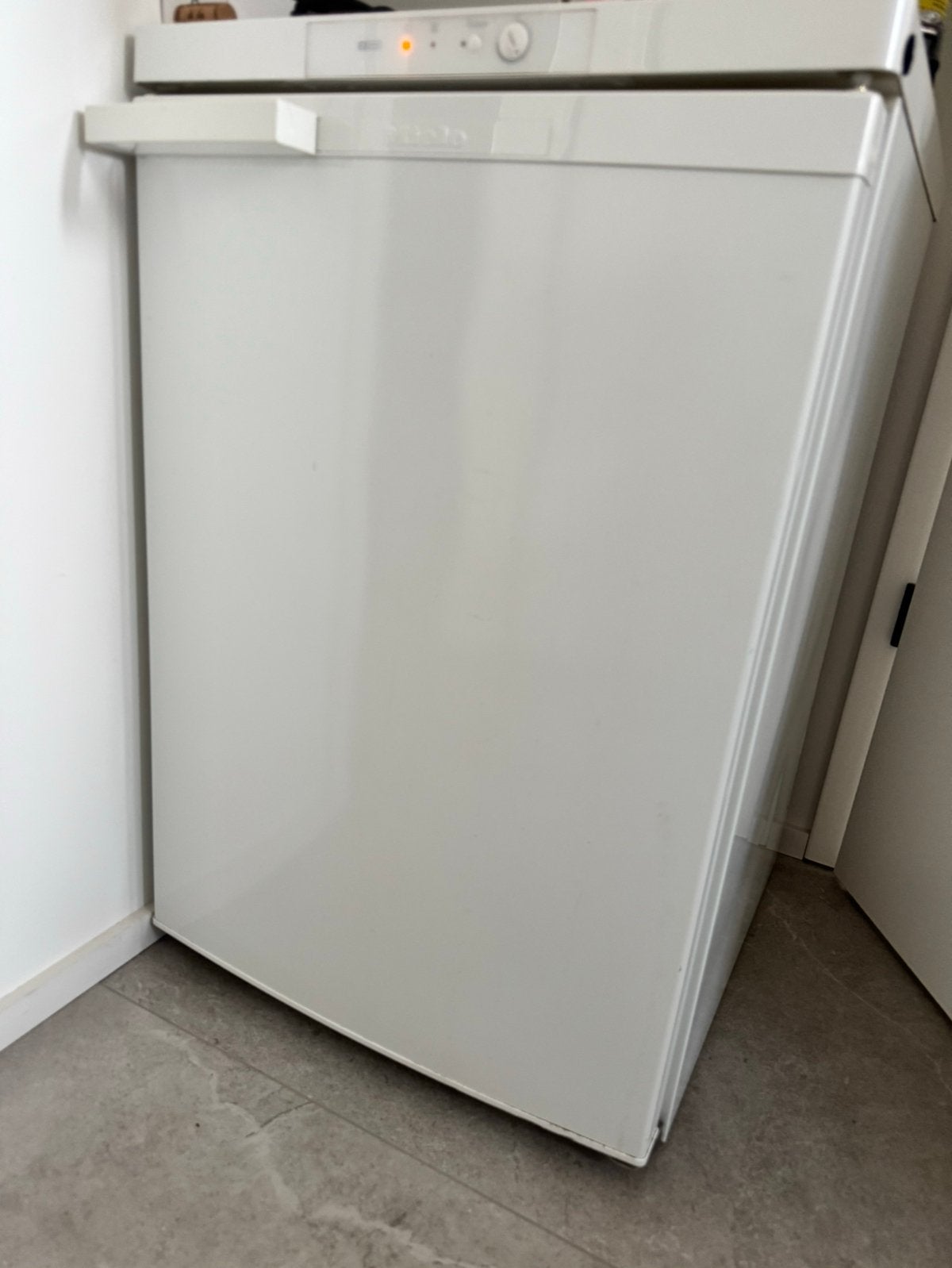 Congélateur MIELE 4 tiroirs, Elektronische apparatuur, Vriezers en Diepvrieskisten, Ophalen of Verzenden, Zo goed als nieuw, Vrieskast