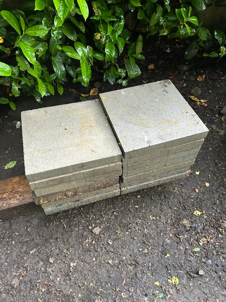 Bestrating en platen met uitzicht op Huy, Ophalen, Nieuw, Beton, Overige typen