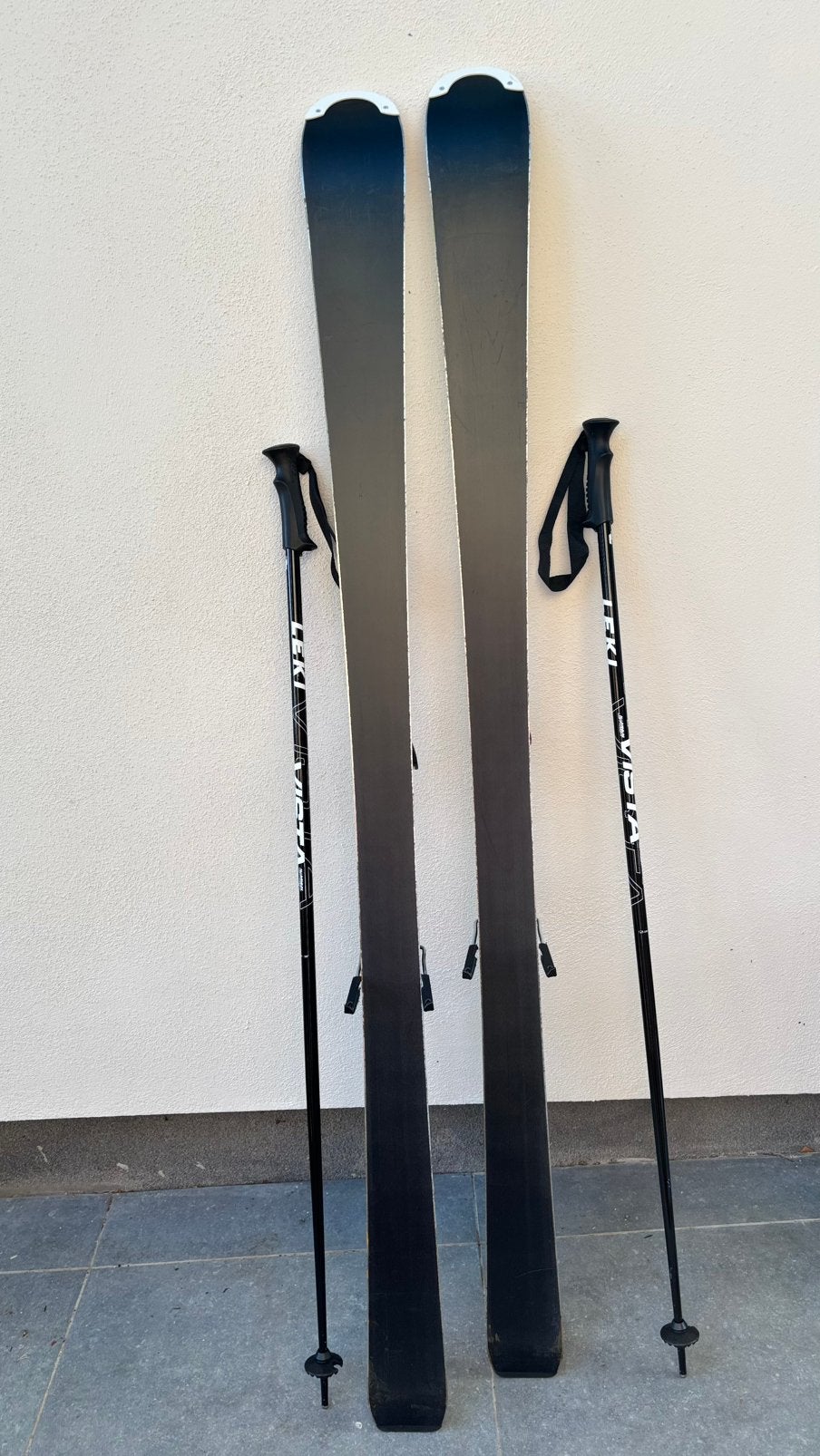 Paire de ski Salomon focus avec bâtons Leki, Enlèvement, Bâtons, Ski, Salomon