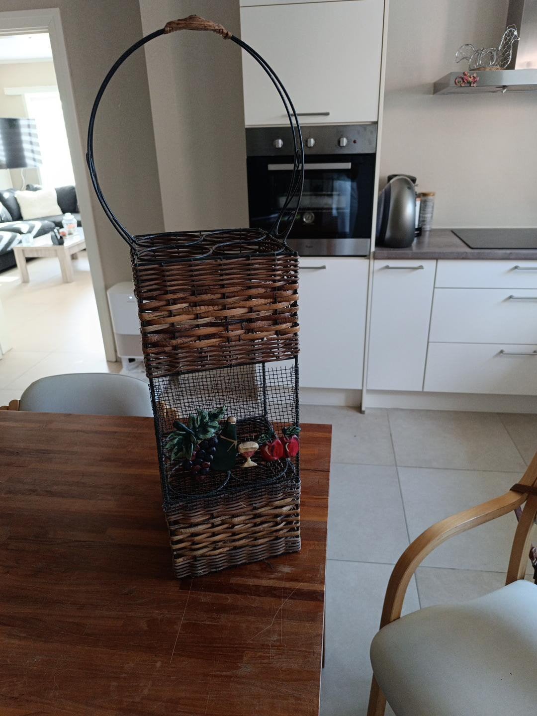 Decoratieve wijnflessenhouder / wijnrek met handvat, Ophalen, Metaal