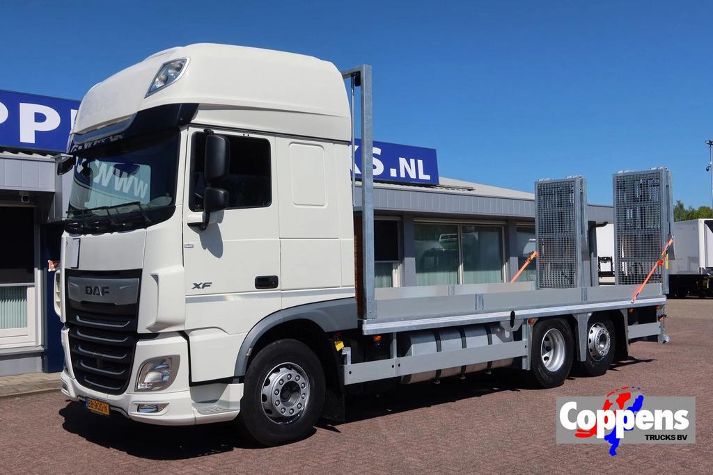 DAF XF 450 106 XF 450 6x2 Oprijwagen/Machine transport, Auto's, Vrachtwagens, Automaat, Wit, Bedrijf, Diesel