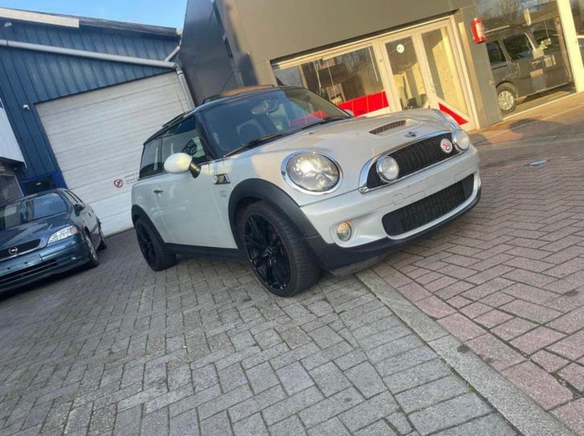 Mini Cooper S 1.6 - BENZINE - AIRCO - 106.000km - 2010, Zwart, 149 g/km, Leder en Stof, Wit