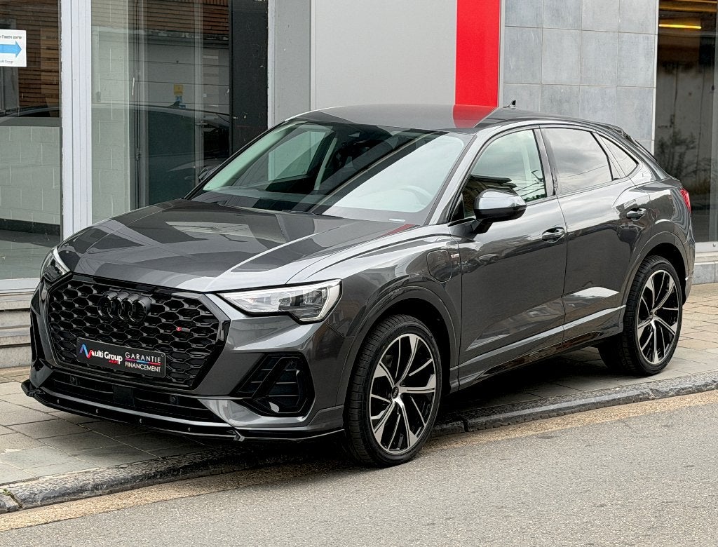 Audi Q3 Sportback Coupe 45 TFSie*S-Line*1 jaar garantie*, Automaat, Leder, SUV of Terreinwagen, Zilver of Grijs