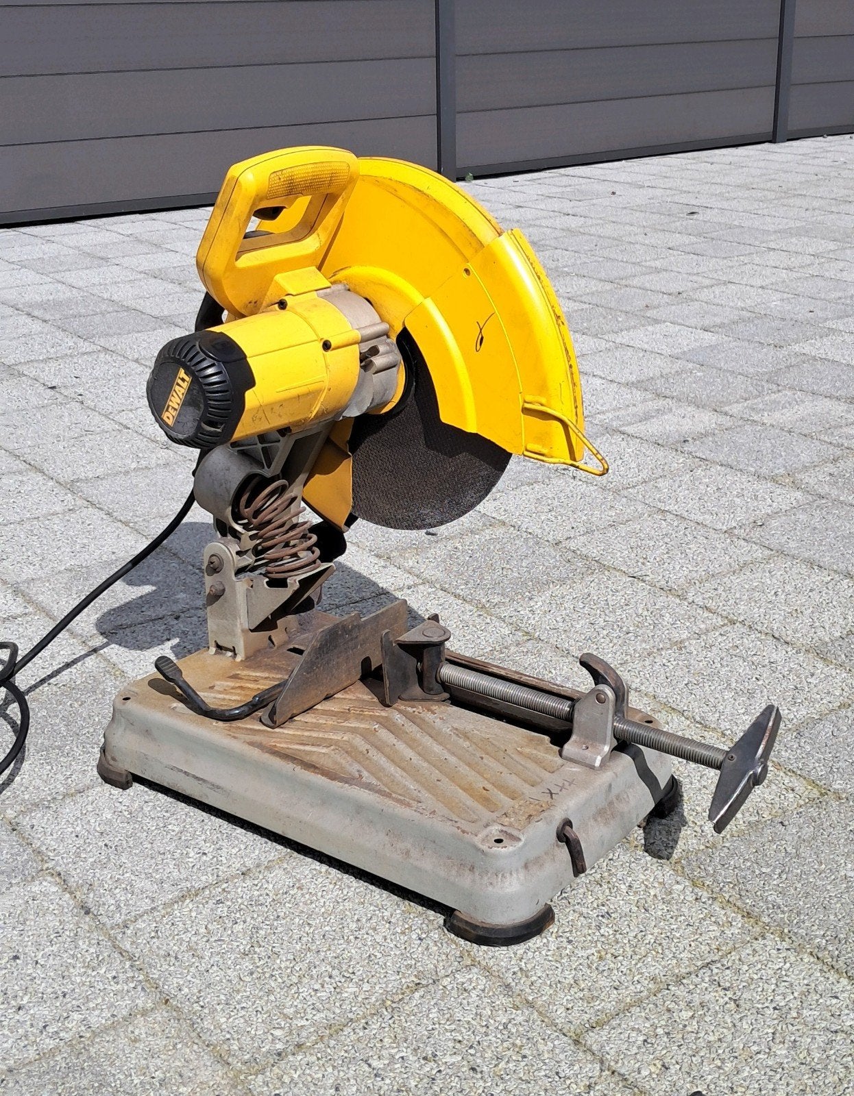 Dewalt D28715 afkortzaag / slijpmachine, Bricolage & Construction, Outillage | Scies mécaniques, DeWalt, 70 mm ou plus, Enlèvement