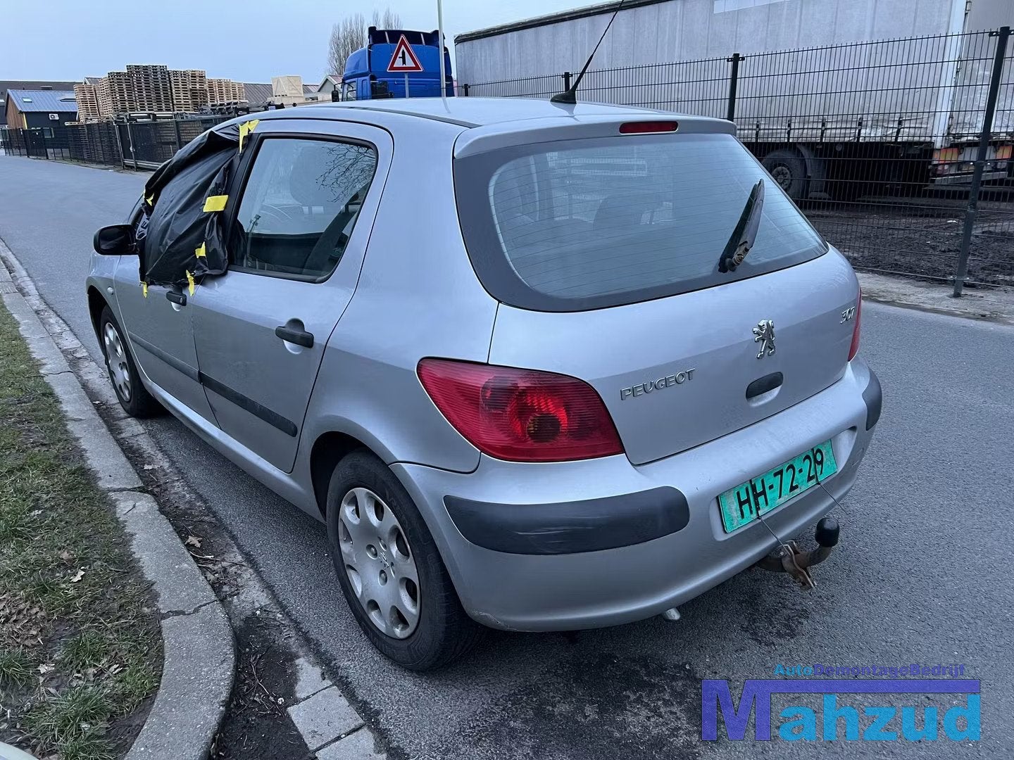 PEUGEOT 307 Zilver grijs EYCC achterbumper 2000-2009, Auto-onderdelen, Taurusavenue 1
2132 LS  Hoofddorp, NL, Gebruikt, Contact.group@renault.com