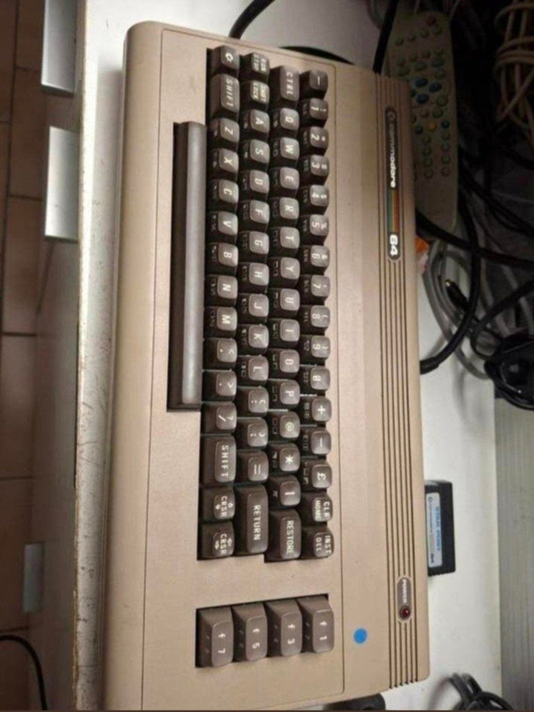 Te koop Commodore 64 met kabel-tv transfo 1 kaartspel, Computers en Software, Vintage Computers, Ophalen of Verzenden