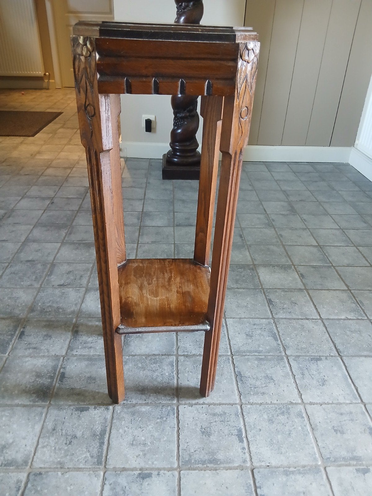 Table en bois, Enlèvement