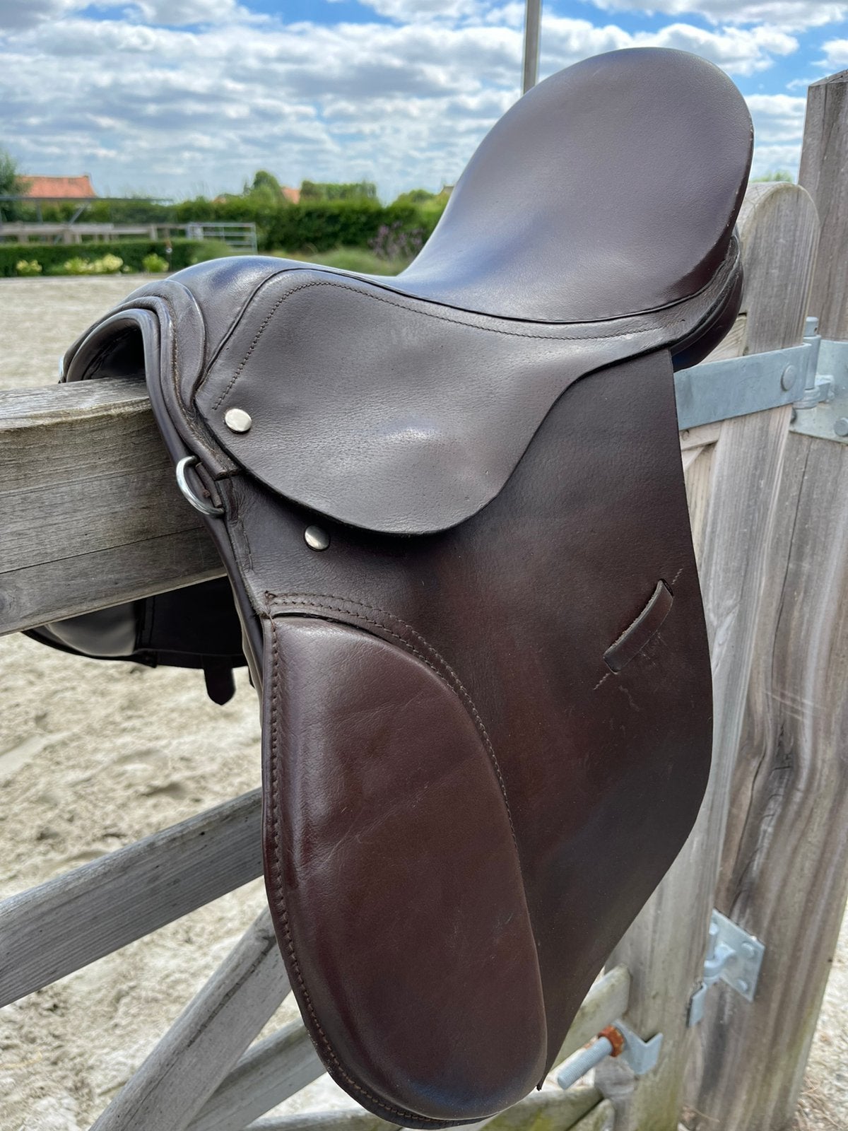 Selle 16 inch, Moyen, Enlèvement, Utilisé, S (16 ou 16.5 pouces)