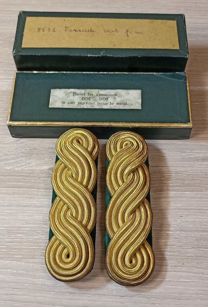 Authentique paire de pattes d'épaule tressées ww1-ww2, Envoi, Gendarmerie, Emblème ou Badge