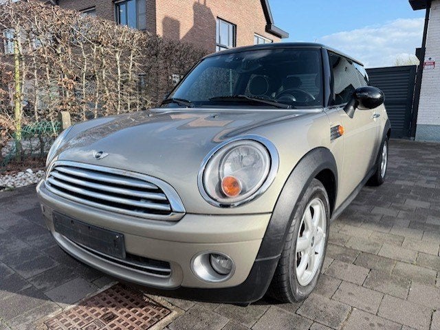 mini cooper automaat met keuring en 1 jaar garantie lez vrij, Auto's, Mini, 4 zetels, Zwart, 4 cilinders, 1600 cc