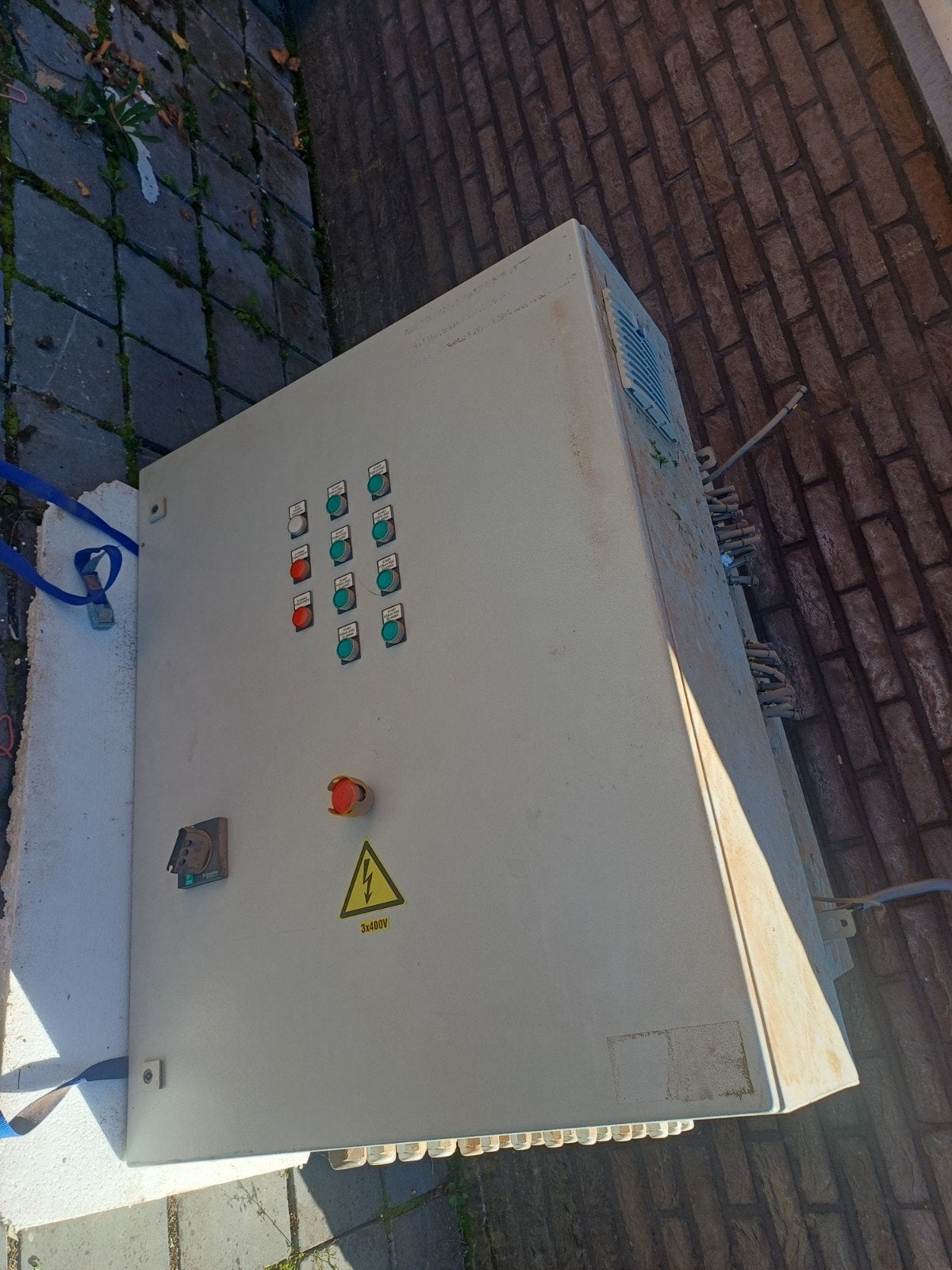 Industriële schakelkast / besturingskast – compleet uitgerus, Ophalen