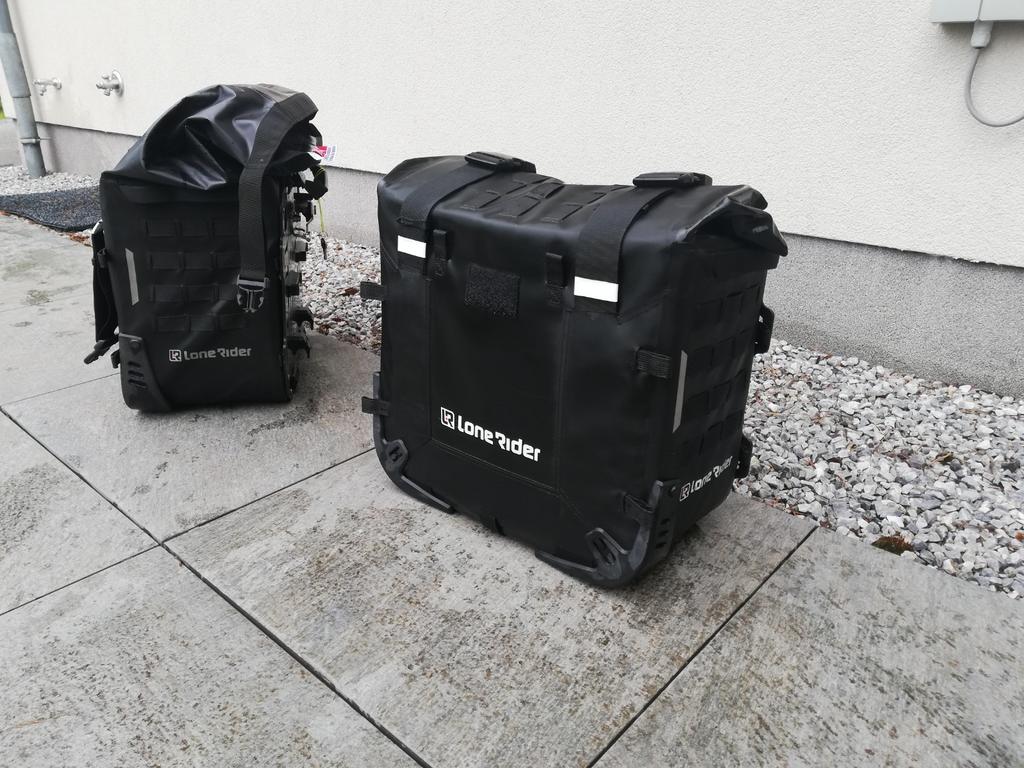 Vasiles semi-rigides LONE RIDER à vendre., Motoren, Accessoires | Koffers en Tassen, Ophalen