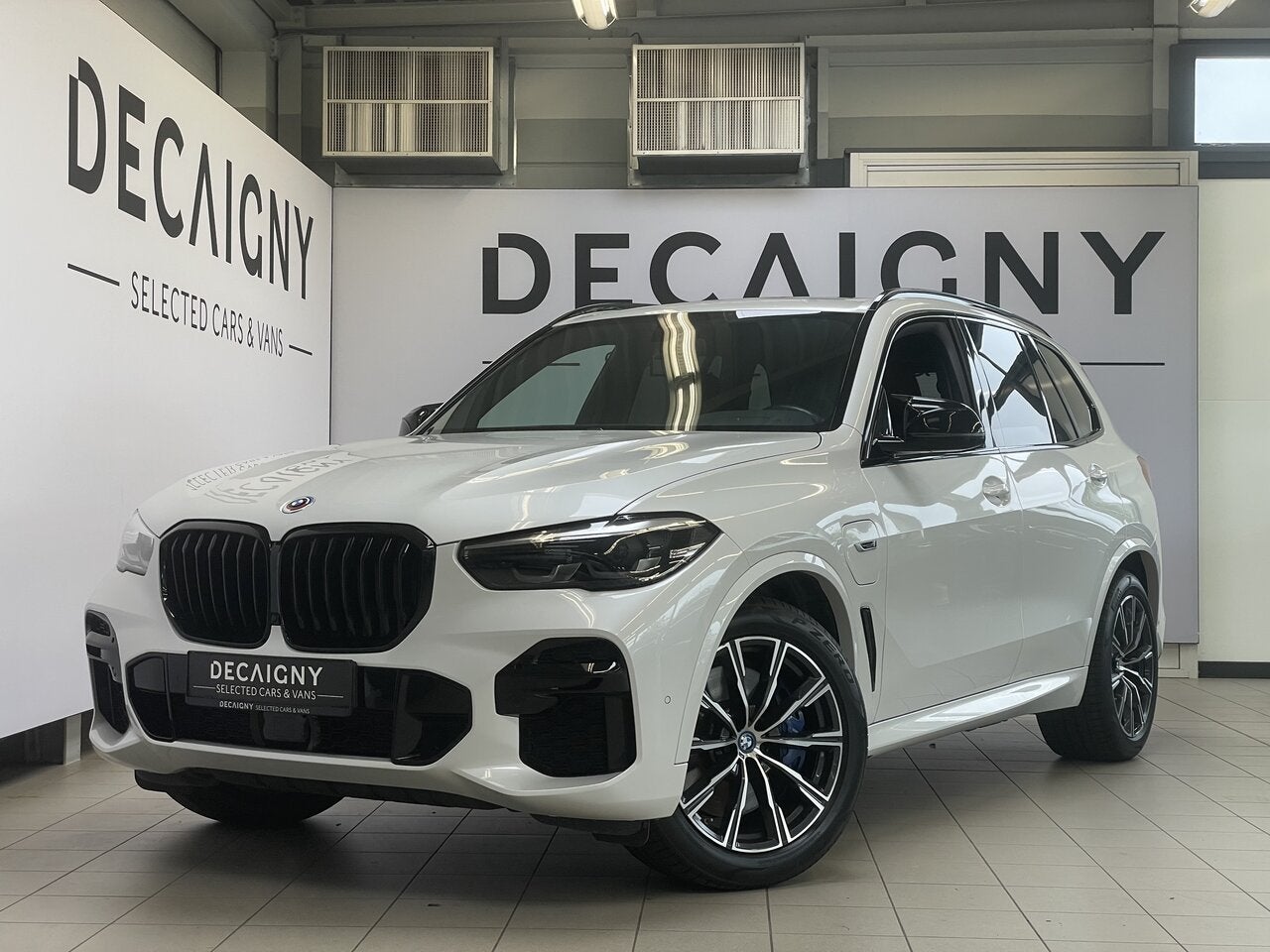 BMW X5 xDrive45e M Sport *Leder*Luchtvering*Camera*Pano dak, Auto's, 0 min, 0 kg, Wit, 5 zetels