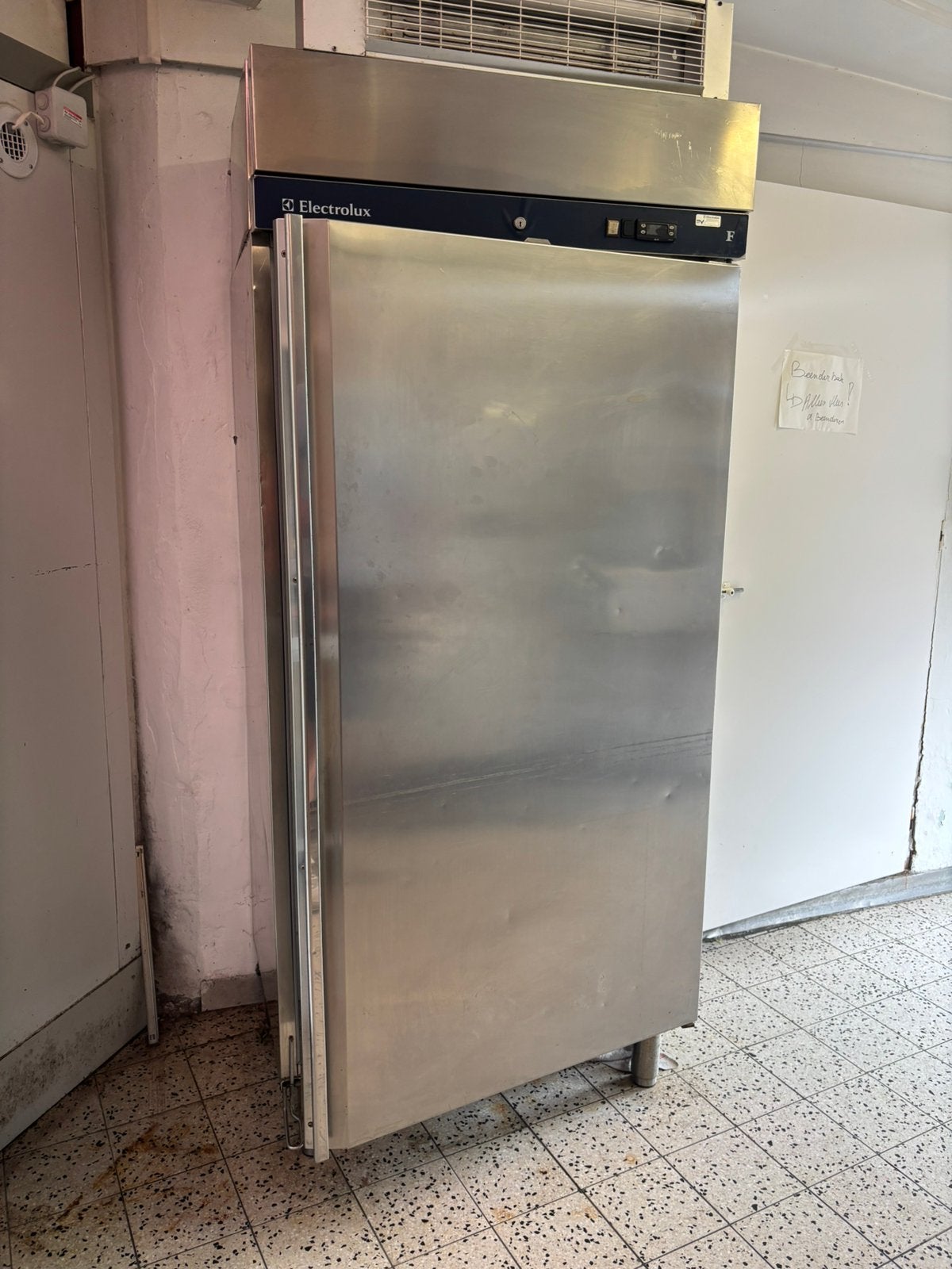 Professionele koelkast Electrolux, Enlèvement