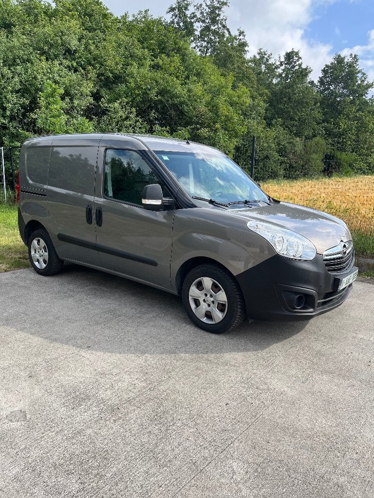 Opel combo 1.3cdti euro6 BTW, Auto's, Bestelwagens en Lichte vracht, Bedrijf, ABS, Airbags, Airconditioning, Bluetooth, Boordcomputer