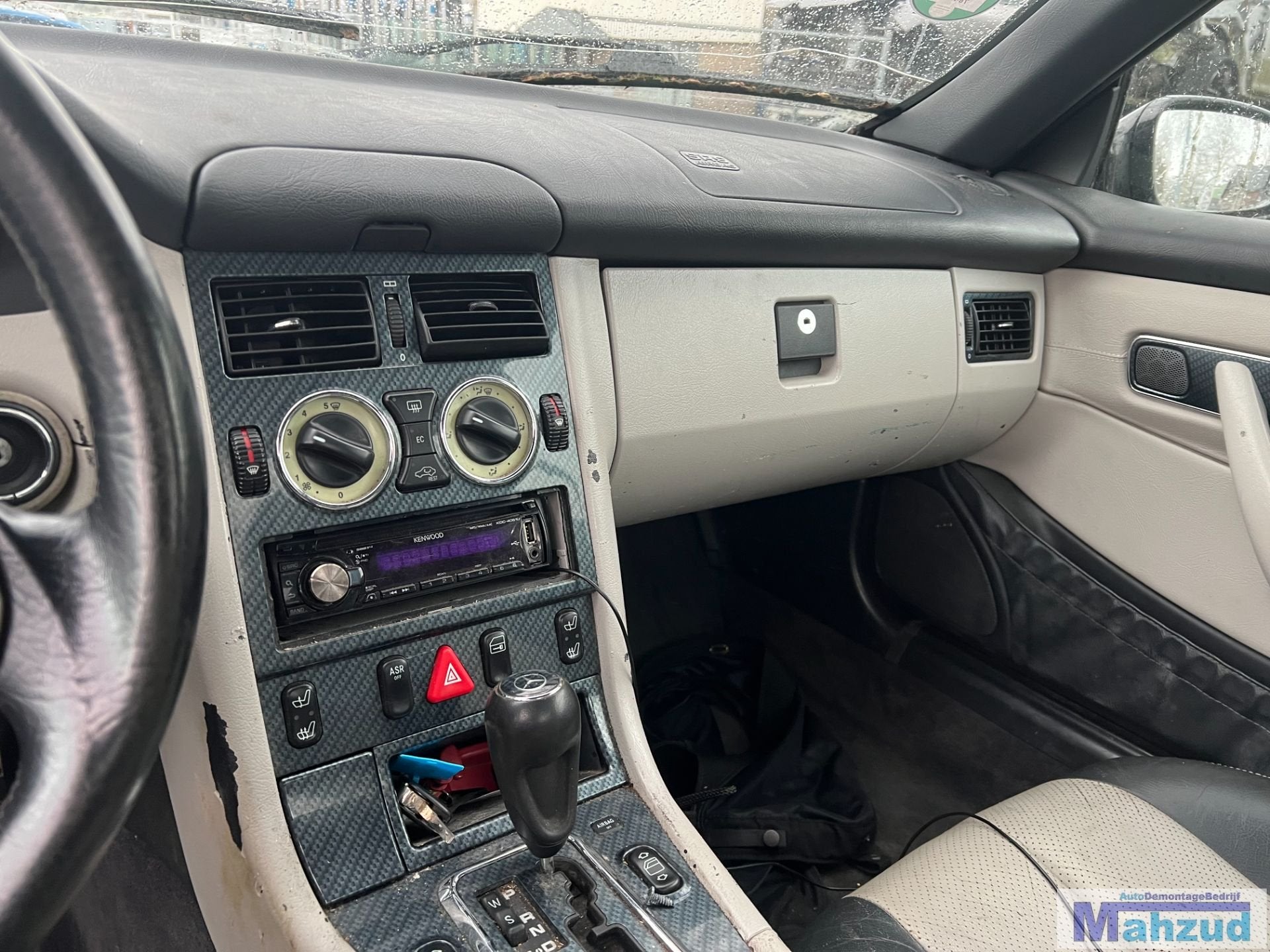 SLK R170 Dashboard delen beige kap afdekkap handschoenenkast, Gebruikt, Mercedes-Benz AG, Mercedes-Benz, Mercedesstrasse 120
70372  Stuttgart, DE