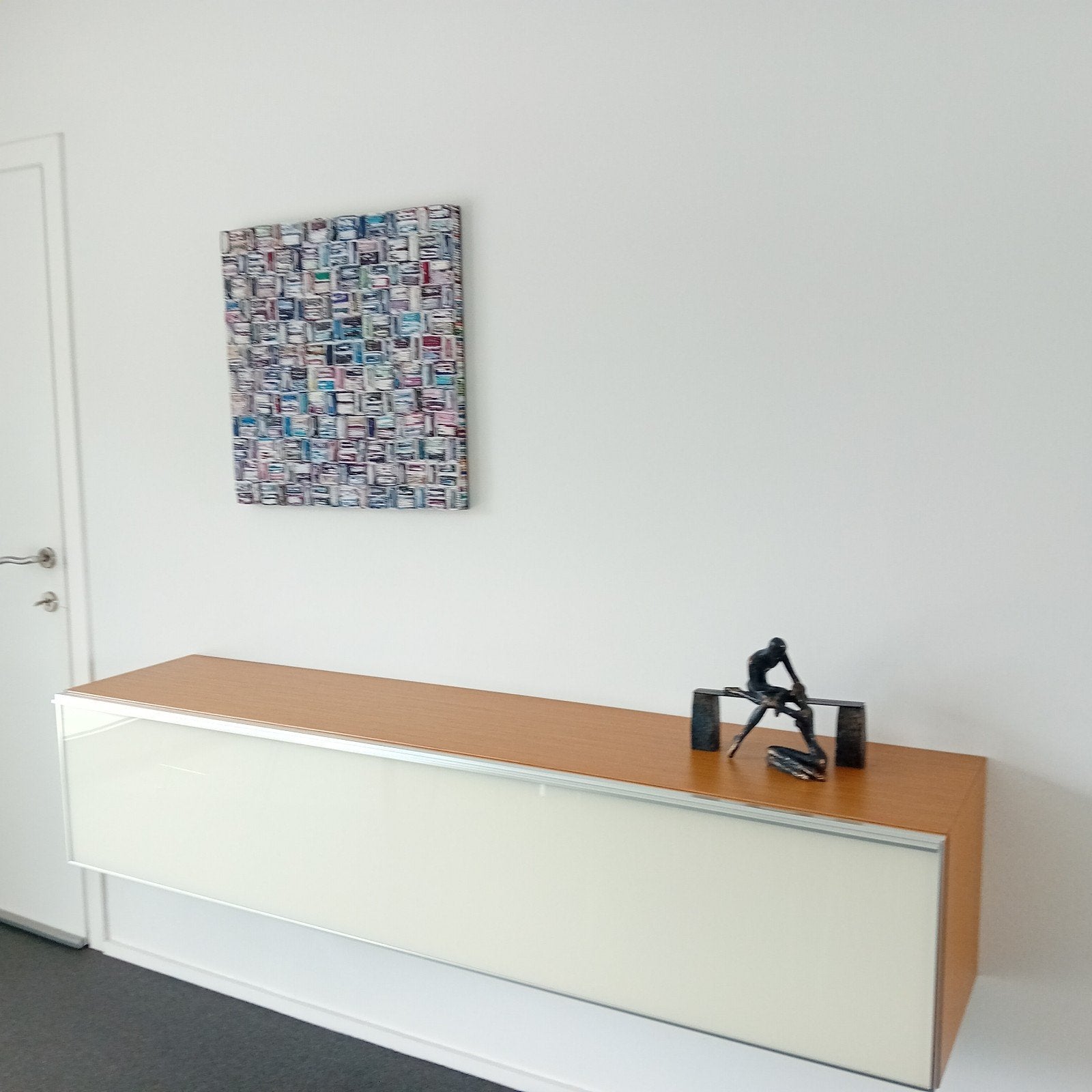 design hangkast, Enlèvement