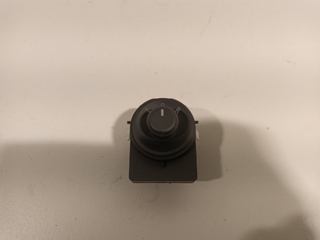 Schakelaar elektrisch spiegels Opel Karl, Auto-onderdelen, Onderdelen@venauto.nl, Van der Ven Autorecycling B.V., Gebruikt, Ettenseweg 76, 4706 PB Roosendaal, The Netherlands