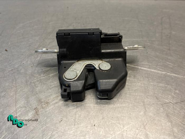Slotmechaniek Achterklep van een Opel Corsa (Corsa D 07-), Gebruikt, -, -, Opel