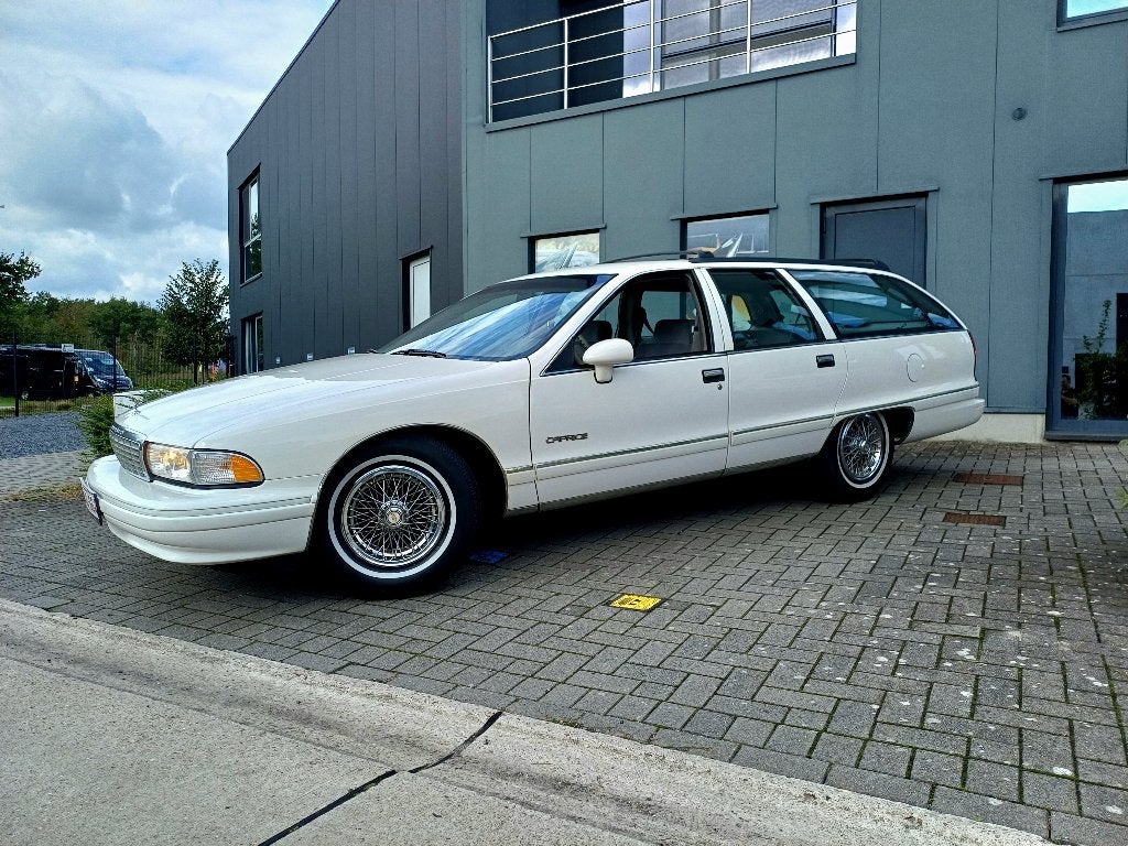 chevrolet caprice classic**5,7L v8**oldtimer**, Auto's, Automaat, 4 deurs, 8 cilinders, Wit