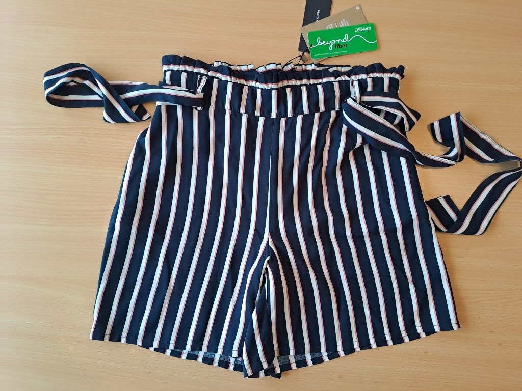 Nieuwe short Vero Moda, maat M, Vêtements | Femmes, Culottes & Pantalons, Neuf, Taille 38/40 (M), Vero Moda, Enlèvement