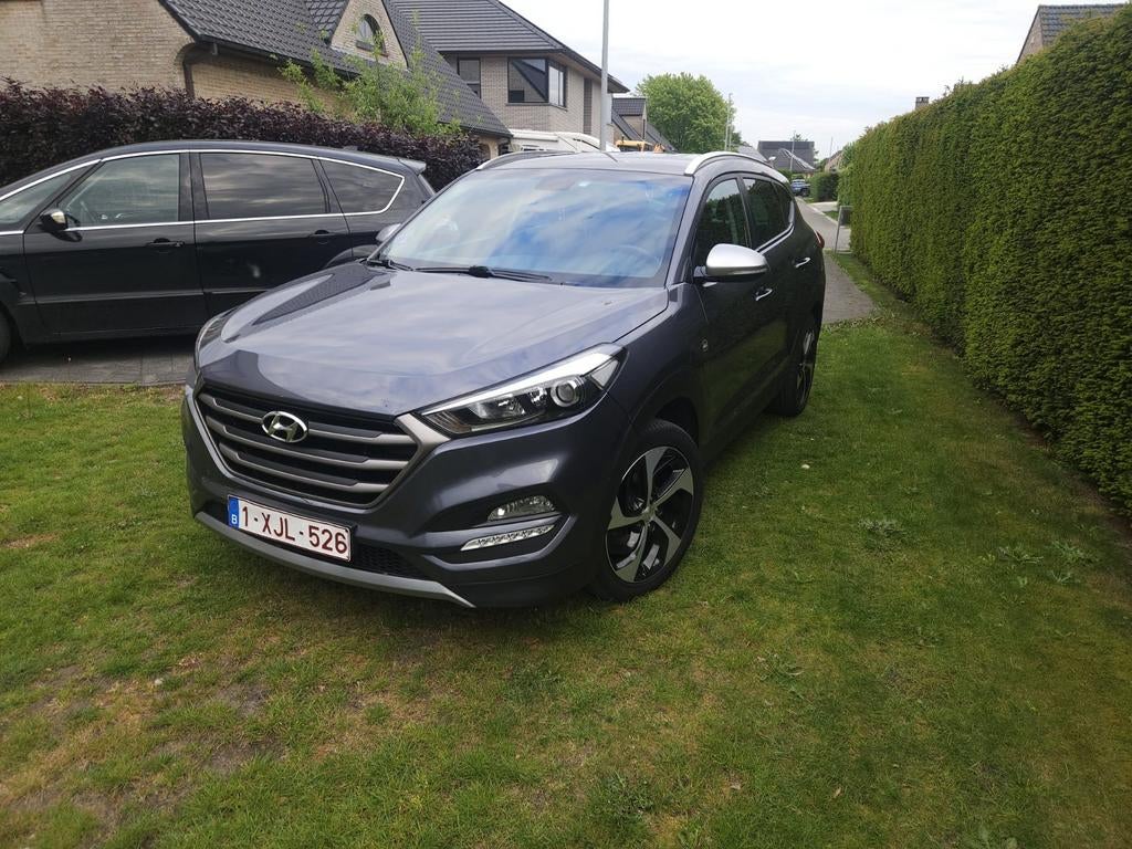 Hyundai Tucson 1.6i essence AUTOMATIQUE année 2018 APPROUVÉ, Autos, Particulier, Essence, Achat