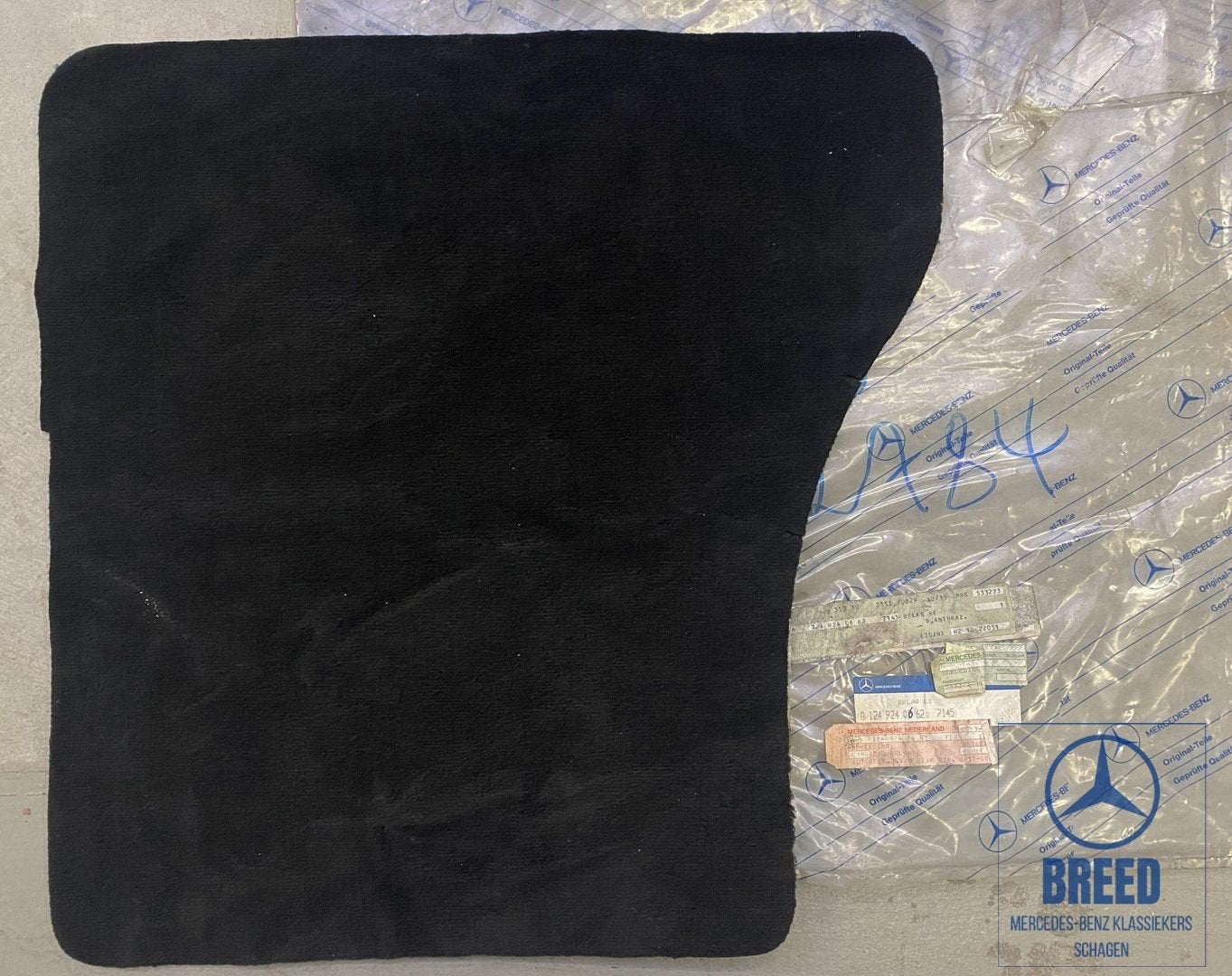NOS bekleding achterzijde achterbank Mercedes W124 T-model S, Auto-onderdelen, Interieur en Bekleding, -, Nieuw, Ophalen of Verzenden