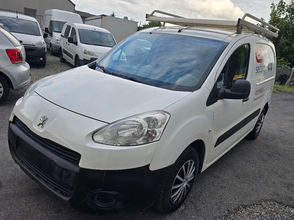 PEUGEOT PARTNER 1.6 HDI MOD 2015 AIRCO / 3 PLACES / 2.999 €, Euro 5, Rétroviseurs électriques, https://public.car-pass.be/vhr/575da541-536f-4add-928e-9897a9a50cd3