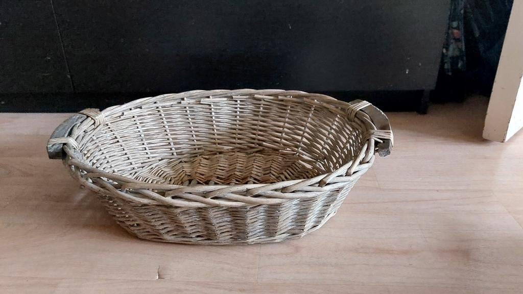 Rieten mandje, Ophalen