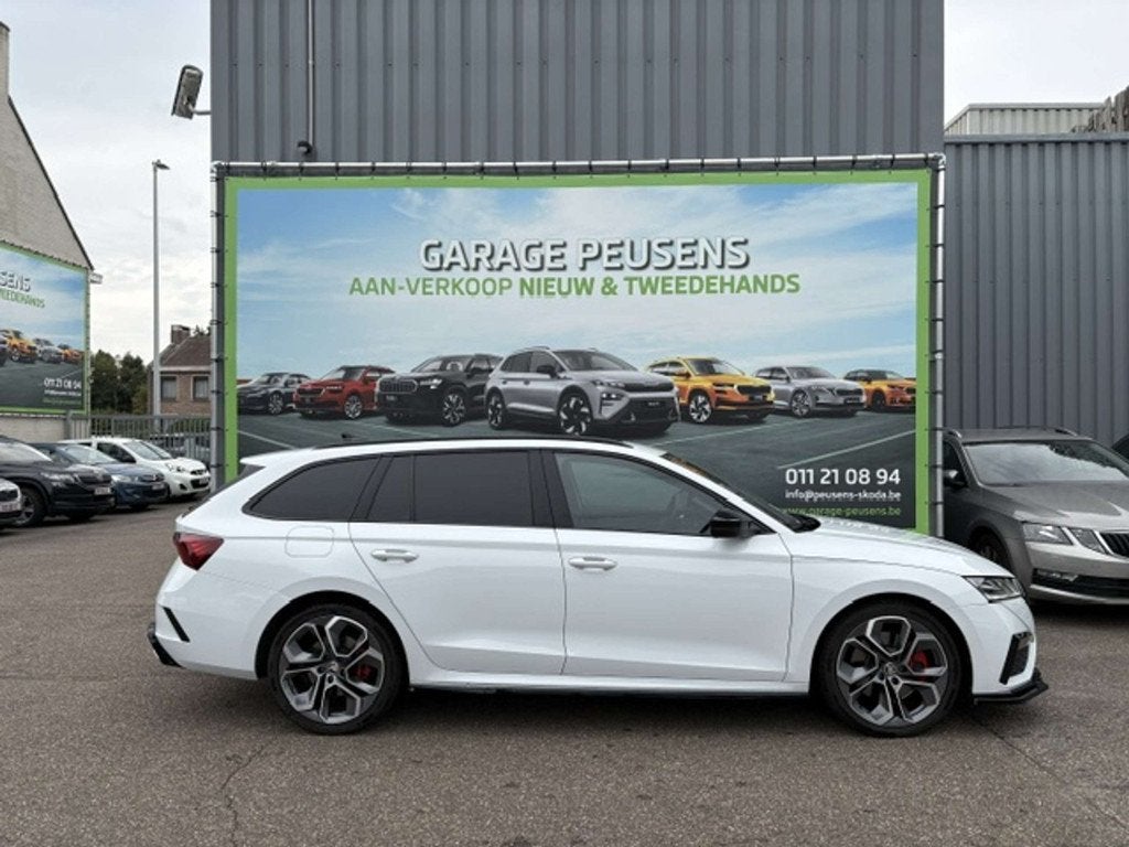 Skoda Octavia RS 2.0 DSG (bj 2023, automaat), Auto's, Automaat, 245 pk, Stof, Gebruikt