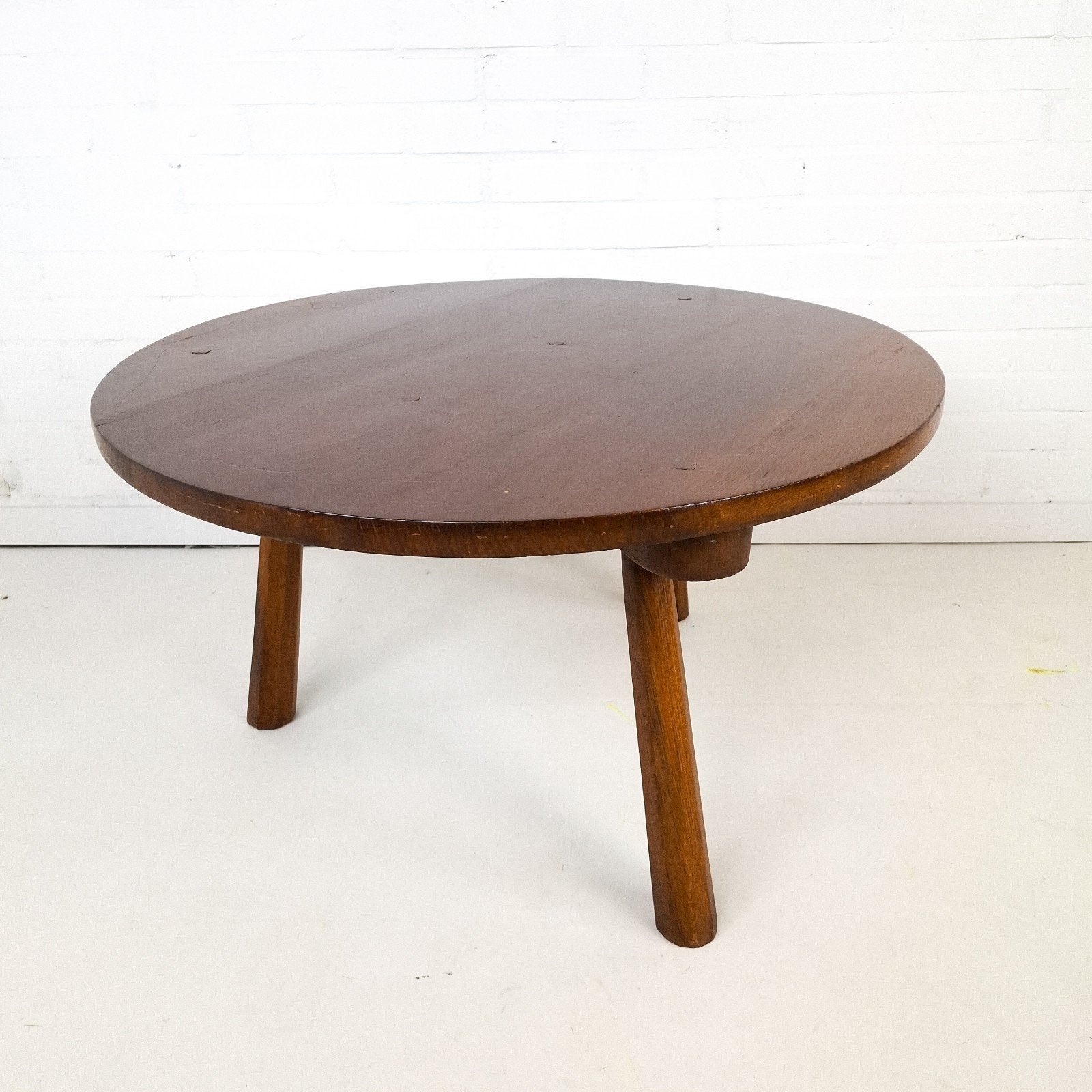 Vintage salontafel wabi sabi brutalist rond hout bruin, Huis en Inrichting, Ophalen, Rond